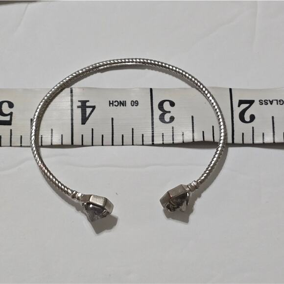 Kendra Scott Silver Rhodium and Grey Pinch Bracelet‎ - Picture 5 of 7